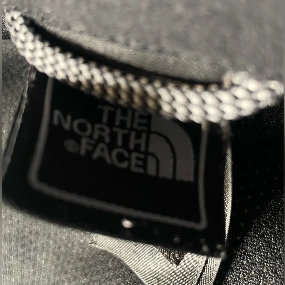 ❄️🐧Black North Face Windwall shell jacket Womens size medium - Picture 4 of 10